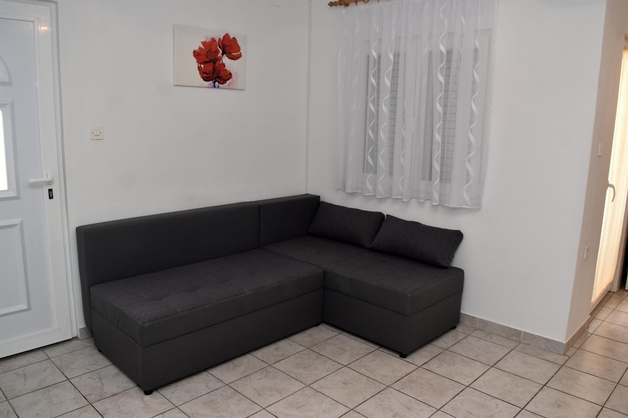 Apartments Oresic Vir Exterior photo