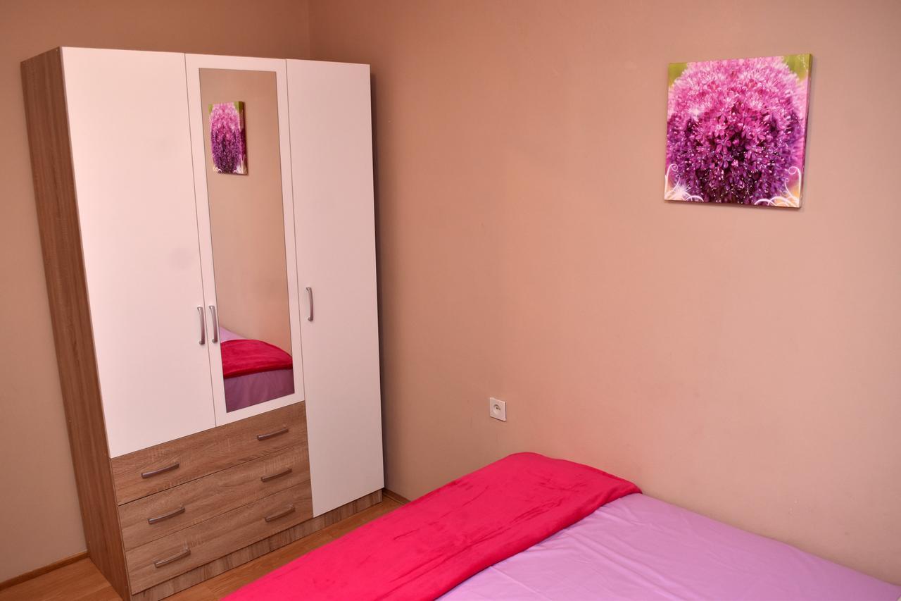 Apartments Oresic Vir Exterior photo