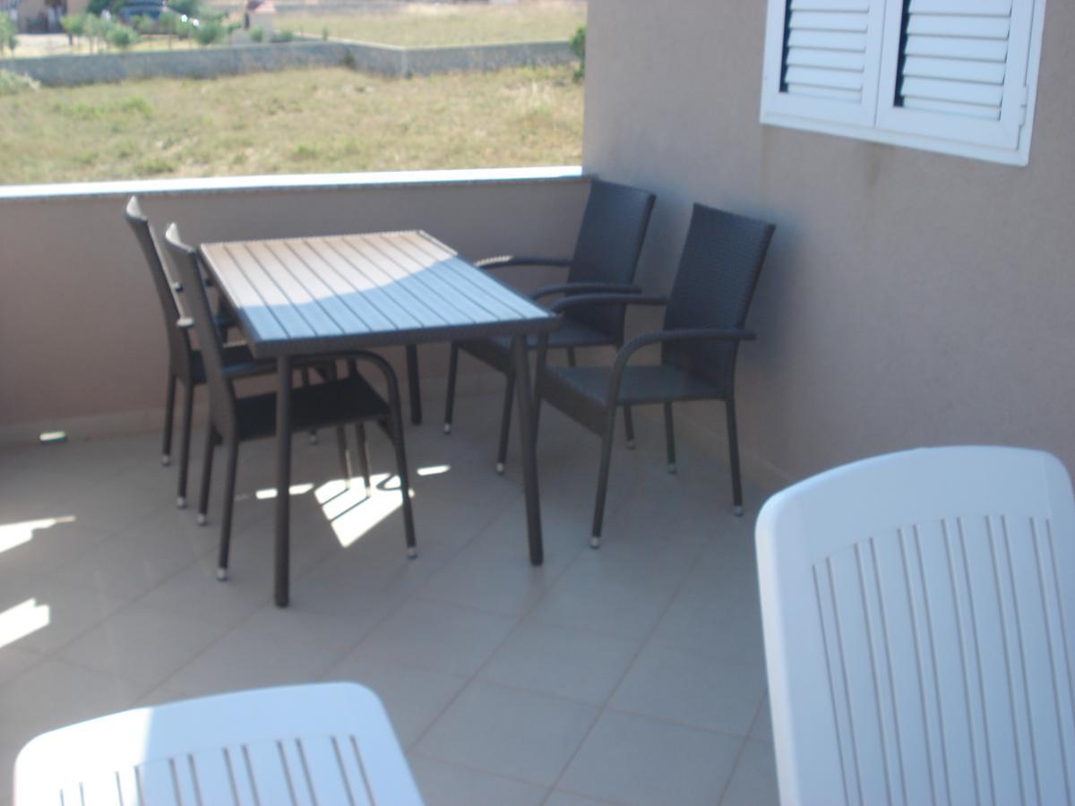 Apartments Oresic Vir Exterior photo